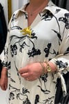 Selma Büyük Beden İpek Pamuk Saten Broşlu Elbise