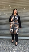 Selma Büyük Beden Soyut Baskılı Şeritli Kolye Hediyeli Tunik