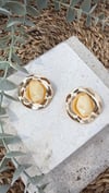 İthal Gold Renk Krem Küpe