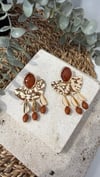 İthal Kahve Taşlı Gold Sallantılı Küpe