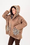 10299-10 Leopar Desen İçi Peluş Kürklü Kapüşonlu Kadın Keçe Kaban