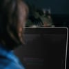 Apple Macbook Neo 13' A3404 Amazingthing Radix MagPrivacy Serisi Magnetik Hayalet Ekran Koruyucu