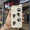 iPhone XS Max Kabartma Figürlü Neşeli Silikon Kılıf