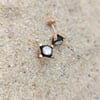 0,50ct Elmas Taşlı Kare Tek Taş Küpe 8 Ayar Altın HD VİDEOLU