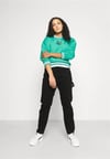 Çok Renkli Oversize Crew Sweat Yeşil
