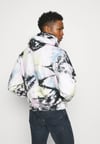 Önü Logolu Batik Oversize Kapşonlu Sweat Karısık
