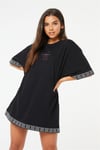 Oversize Kolları ve Altı Yazılı T shirt Siyah