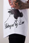 Yanı Gül Baskılı  T Shirt Beyaz