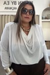 1121-Beyaz Vatkalı Degaje Bluz