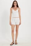 Kadın Slim Fit Dar Kesim Fitilli V Yaka Ekru Askılı Bluz ve Beli Bağlamalı Ekru Şort Takım