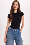 Kadın Slim Fit Dar Kesim Bisiklet Yaka Viskon Kumaş Ultra Soft Siyah Tişört