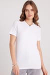 Kadın Slim Fit Dar Kesim Pamuklu Yumuşak Dokulu Likralı Esnek Kumaş Düz Basic Beyaz V Yaka Tişört
