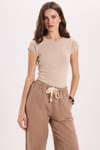 Kadın Slim Fit Dar Kesim Bisiklet Yaka Reglan Kol %100 Pamuk Taş Renk Tişört Bluz