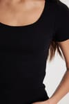Kadın Slim Fit Dar Kesim Pamuklu Kare Yaka Kısa Kollu Siyah Tişört