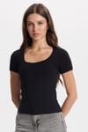 Kadın Slim Fit Dar Kesim Pamuklu Kare Yaka Kısa Kollu Siyah Tişört