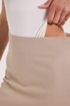 Kadın Slim Fit Dar Kesim Askılı Kare Yaka Sırtı Açık Sandy Kumaş Çıtçıtlı Beyaz Body