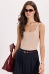Kadın Slim Fit Dar Kesim Askılı Kare Yaka Sırtı Açık Sandy Kumaş Çıtçıtlı Bej Body