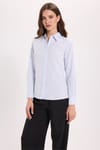 Kadın Slim Fit Dar Kesim Uzun Kollu Pamuklu Vücuda Oturan Dokulu Mavi Basic Gömlek