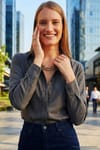 Kadın Slim Fit Dar Kesim Uzun Kollu Pamuklu Vücuda Oturan Dokulu Antrasit Basic Gömlek