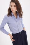 Kadın Slim Fit Dar Kesim Uzun Kollu Pamuklu Vücuda Oturan Dokulu Açık Lacivert Basic Gömlek