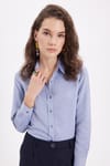 Kadın Slim Fit Dar Kesim Uzun Kollu Pamuklu Vücuda Oturan Dokulu Açık Lacivert Basic Gömlek