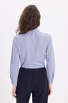Kadın Slim Fit Dar Kesim Uzun Kollu Pamuklu Vücuda Oturan Dokulu Açık Lacivert Basic Gömlek