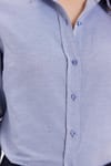 Kadın Slim Fit Dar Kesim Uzun Kollu Pamuklu Vücuda Oturan Dokulu Açık Lacivert Basic Gömlek