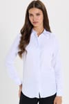 Kadın Slim Fit Dar Kesim Vucüda Oturan Uzun Kollu Gizli Düğme Detaylı Beyaz Basic Gömlek