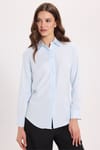 Kadın Slim Fit Dar Kesim Vucüda Oturan Uzun Kollu Gizli Düğme Detaylı Mavi Basic Gömlek