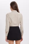 Kadın Slim Fit Dar Kesim Vücuda Oturan Uzun Kollu Açık Bej Basic Gömlek