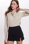 Kadın Slim Fit Dar Kesim Vücuda Oturan Uzun Kollu Açık Bej Basic Gömlek