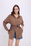 Kadın Oversize Geniş Kesim %100 Pamuk Müslin Kumaş Uzun Kollu Cepli Dokulu Kahverengi Gömlek