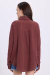 Kadın Oversize Geniş Kesim %100 Pamuk Müslin Kumaş Uzun Kollu Cepli Dokulu Kahverengi Gömlek
