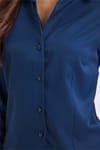 Kadın Slim Fit Dar Kesim Pensli Vucüda Oturan Uzun Manşet V Yaka Gömlek