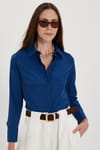 Kadın Slim Fit Dar Kesim Pensli Vucüda Oturan Klasik Yaka Uzun Kollu Likralı Lacivert Gömlek