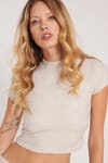 Kadın Slim Fit Dar Kesim Yarım Balıkçı Yaka Kısa Kollu Bej Bluz