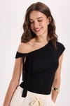 Kadın Slim Fit Dar Kesim Kısa Kollu Kayık Yaka Siyah Bluz