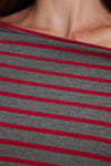 Kadın Regular Fit Klasik Kesim Asimetrik Yaka Yarasa Kol Çizgili Likralı Bordo Viskon Crop Bluz