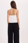 Kadın Slim Fit Dar Kesim Askılı V Yaka Dantel Detaylı Ekru Atlet Bluz