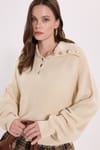 Kadın Oversize Geniş Kesim Balıkçı Yaka Desenli Düğme Detaylı Ekru Triko Kazak