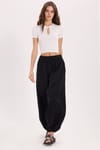 Kadın Slim Fit Dar Kesim %100 Pamuk Kısa Kollu Bisiklet Yaka Beyaz Crop