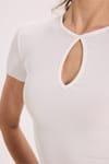 Kadın Slim Fit Dar Kesim %100 Pamuk Kısa Kollu Bisiklet Yaka Beyaz Crop