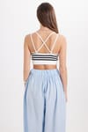Kadın Slim Fit Dar Kesim Sırtı Çapraz Bağlamalı Askılı V Yaka Çizgili Ekru Crop 