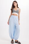 Kadın Slim Fit Dar Kesim Sırtı Çapraz Bağlamalı Askılı V Yaka Çizgili Ekru Crop 