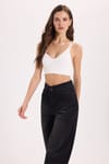 Kadın Slim Fit Dar Kesim Çapraz Bağlamalı Askılı V Yaka Ekru Crop 