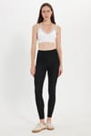 Kadın Slim Fit Dar Kesim Çapraz Bağlamalı Askılı V Yaka Beyaz Crop 