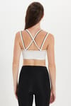 Kadın Slim Fit Dar Kesim Çapraz Bağlamalı Askılı V Yaka Beyaz Crop 