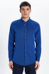 Erkek Slim Fit Dar Kesim Uzun Kollu Pamuklu Oxford Doku Sax Mavi Düğmeli Yaka Gömlek