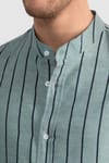 Slim Fit Dar Kesim Çizgili Hakim Yaka Poplin Oxford Gömlek