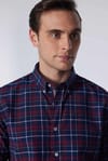 Slim Fit Düğmeli Yaka Kareli Pamuklu Kolay Ütü Erkek Gömlek